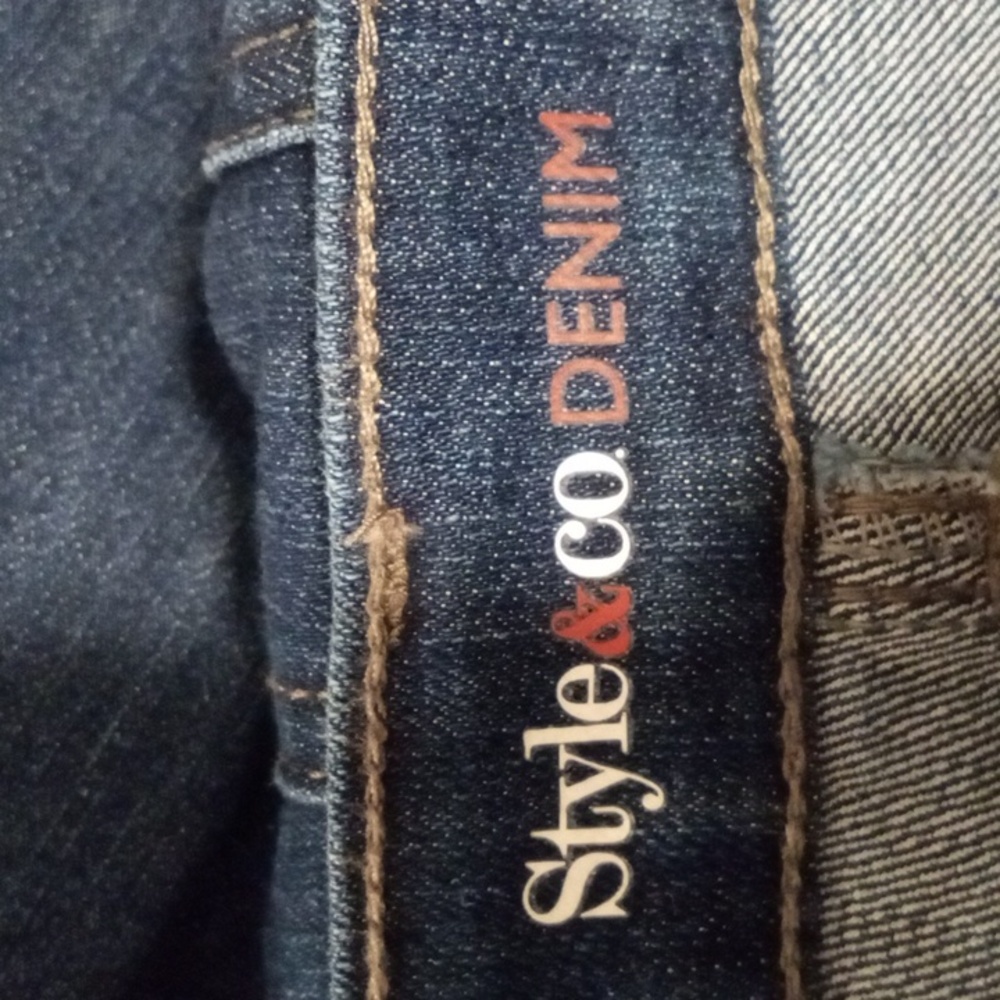 STYLE & CO. Straight Leg Jeans 4-Short - Picture 9 of 10